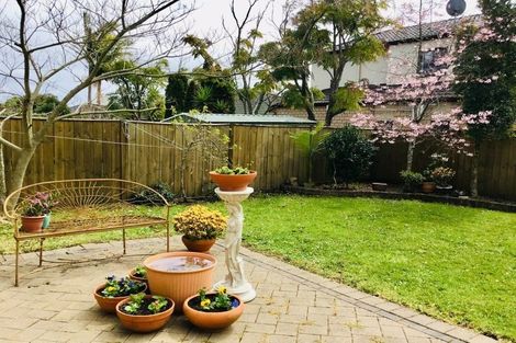 Photo of property in 14 Bridgefield Crescent, Flat Bush, Auckland, 2016