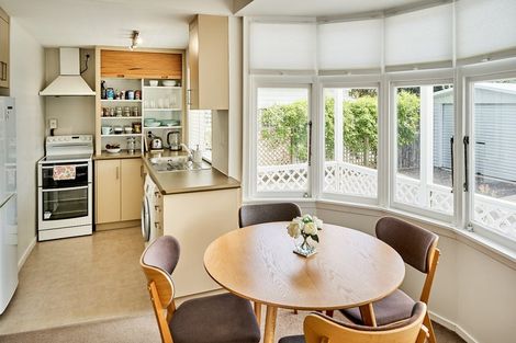 Photo of property in 2/14 Oroua Street, Eastbourne, Lower Hutt, 5013