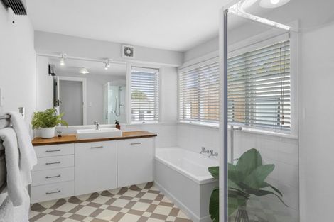 Photo of property in 43 Jacksons Road, Lyttelton, 8082