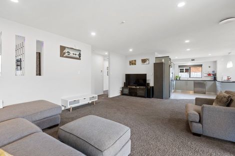 Photo of property in 10c Virginia Place, Whalers Gate, New Plymouth, 4310