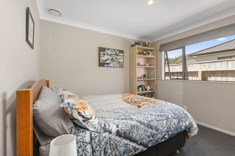 Photo of property in 10 Poppy Watts Grove, Stokes Valley, Lower Hutt, 5019