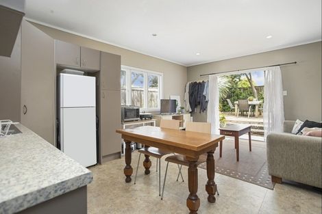 Photo of property in 18 Mountain Road, Mount Wellington, Auckland, 1072