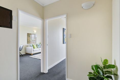 Photo of property in Hobson Court Flats, 66/70 Hobson Street, Thorndon, Wellington, 6011
