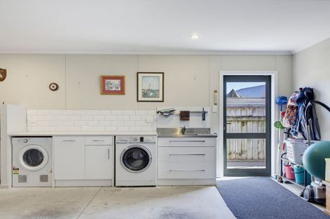 Photo of property in 32 Purnell Street, College Estate, Whanganui, 4500