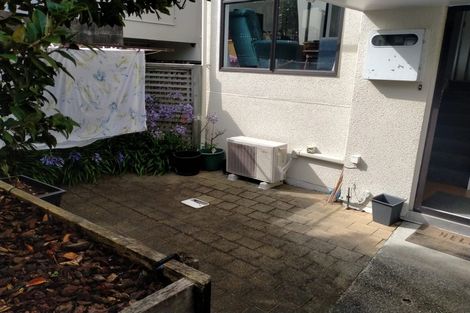 Photo of property in 35 Macdonald Crescent, Te Aro, Wellington, 6011