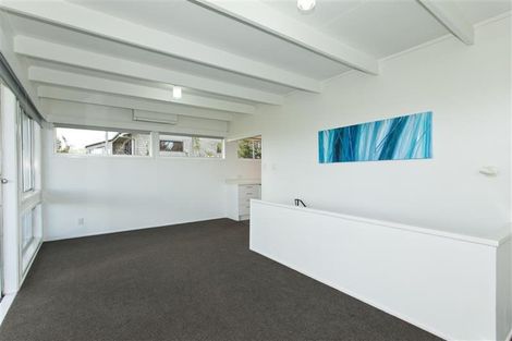 Photo of property in 1/8 Rewi Street, Torbay, Auckland, 0630