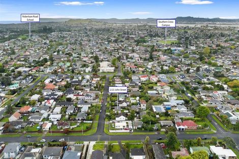 Photo of property in 2/13 John Street, Mangere East, Auckland, 2024