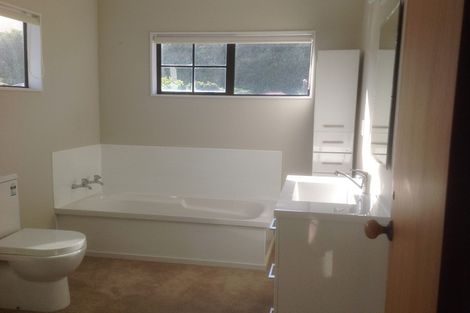 Photo of property in 85c Oxford Street, Tawa, Wellington, 5028