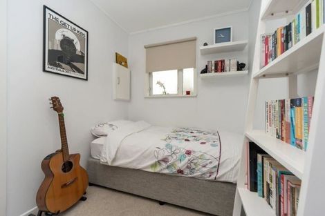 Photo of property in 3/89 Lake Road, Northcote, Auckland, 0627