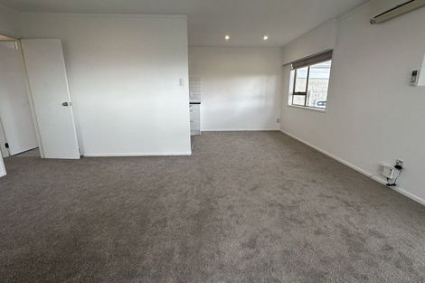 Photo of property in 1/166 Fisher Parade, Farm Cove, Auckland, 2012