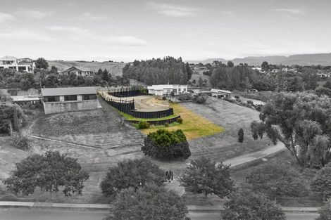 Photo of property in 8 Lake View Place, Fairhall, 7272