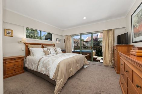 Photo of property in 16 Cranbrook Grove, Waikanae, 5036