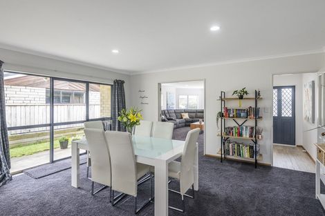 Photo of property in 4 The Avenue, Paraparaumu Beach, Paraparaumu, 5032