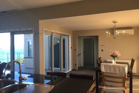 Photo of property in 58 Tamworth Crescent, Newlands, Wellington, 6037