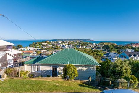 Photo of property in 13 Thornley Street, Titahi Bay, Porirua, 5022