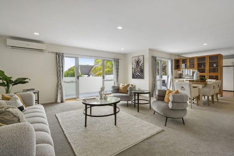 Photo of property in 2/22 Valley Road, Browns Bay, Auckland, 0630