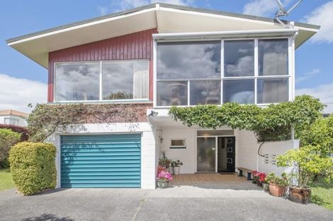 Photo of property in 3/2 Pierce Road, Milford, Auckland, 0620