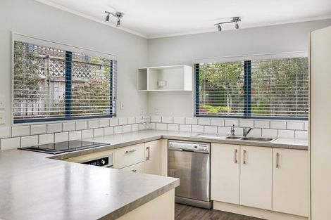 Photo of property in 27 Greenfield Drive, Western Heights, Hamilton, 3200