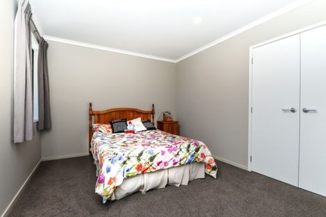 Photo of property in 21 Barrett Road, Temple View, Hamilton, 3290