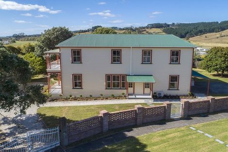 Photo of property in 14 Nelson Street, Helensville, 0800