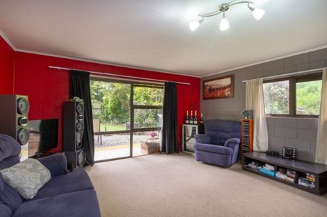 Photo of property in 75 Riverbank Road, Tiakitahuna, Palmerston North, 4477
