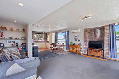 Photo of property in 6 Jarrow Place, Halswell, Christchurch, 8025