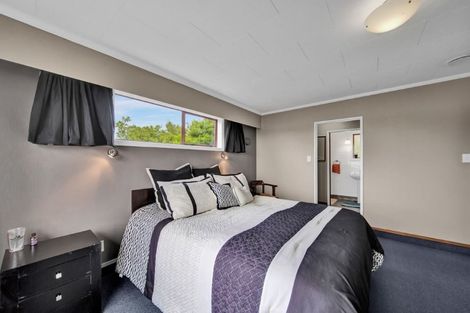 Photo of property in 12 Russell Drive, Oakura, 4314