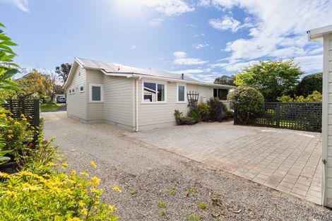 Photo of property in 15 Bluegum Road, Paraparaumu Beach, Paraparaumu, 5032