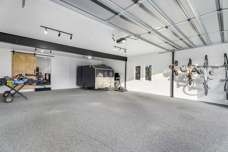 Photo of property in 6 Dorchester Place, Orewa, 0931