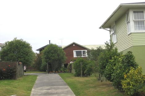 Photo of property in 2/27 Holland Road, Hillcrest, Auckland, 0627