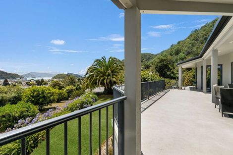 Photo of property in 85 Kent Street, Picton, 7220