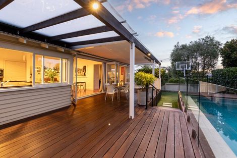 Photo of property in 27 Oban Road, Westmere, Auckland, 1022