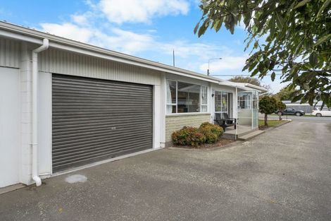 Photo of property in 1/33 Prestons Road, Redwood, Christchurch, 8051