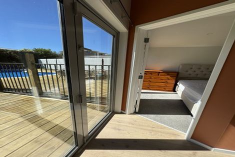 Photo of property in 8 September Place, Forrest Hill, Auckland, 0620