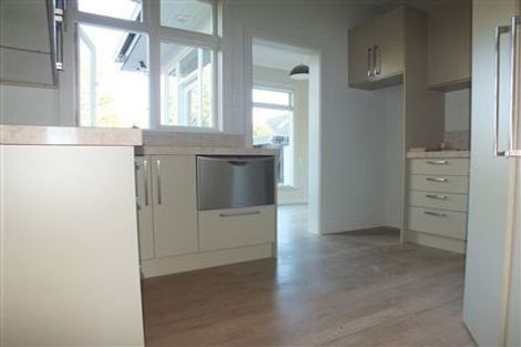 Photo of property in 98 Kahu Road, Fendalton, Christchurch, 8041