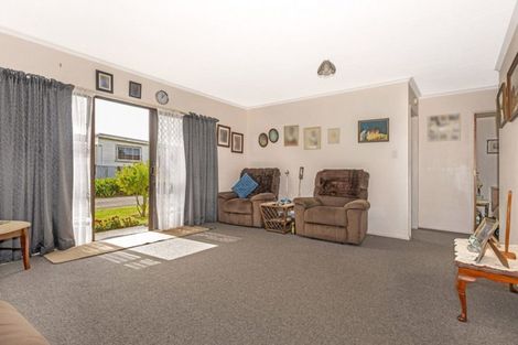 Photo of property in 2/23 Craig Road, Outer Kaiti, Gisborne, 4010