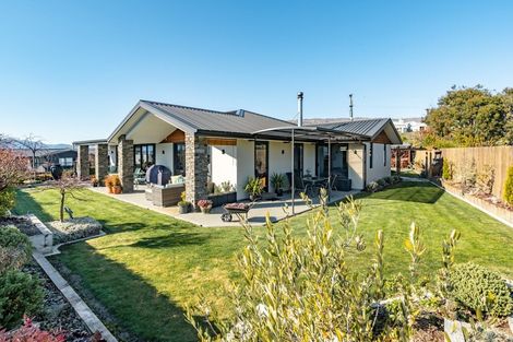 Photo of property in 2 Turnbull Crescent, Wanaka, 9305