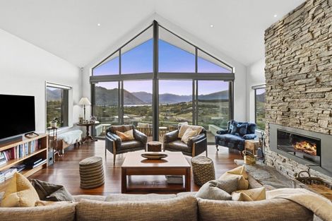 Photo of property in 13 Highfield Ridge, Wanaka, 9305
