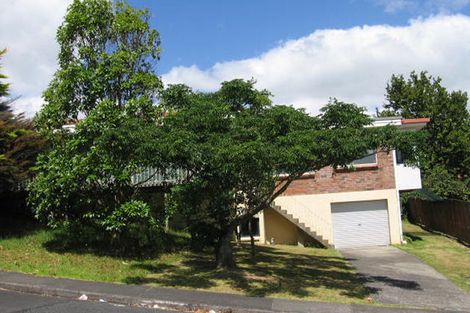 Photo of property in 3/2 Simon Ellice Drive, Bayview, Auckland, 0629