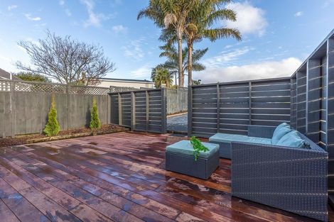 Photo of property in 1/48 Philomel Crescent, Bayswater, Auckland, 0622