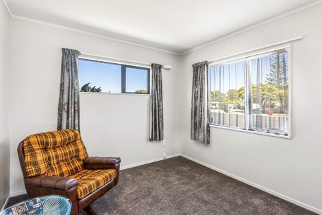 Photo of property in 7 Adrian Grove, Waikanae Beach, Waikanae, 5036