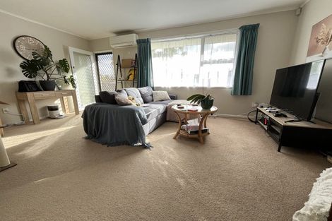 Photo of property in 2/10 Mayville Avenue, New Lynn, Auckland, 0600