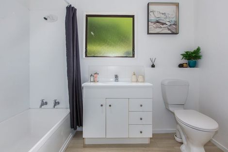 Photo of property in 64 Albatross Close, Whitby, Porirua, 5024