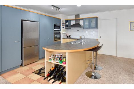 Photo of property in 42 Sandwick Drive, Weymouth, Auckland, 2103