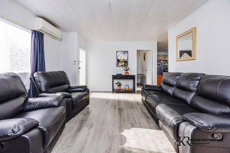 Photo of property in 2/62 Redcrest Avenue, Red Hill, Papakura, 2110