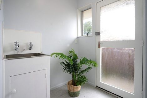 Photo of property in 2/48 Kawau Crescent, Bromley, Christchurch, 8062