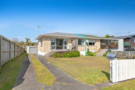 Photo of property in 1/941 Whangaparaoa Road, Manly, Whangaparaoa, 0930