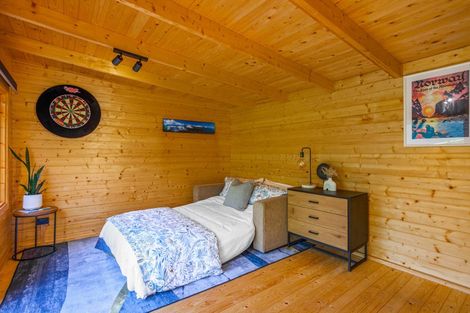 Photo of property in 7 Mahuta Grove, Northcote, Auckland, 0627