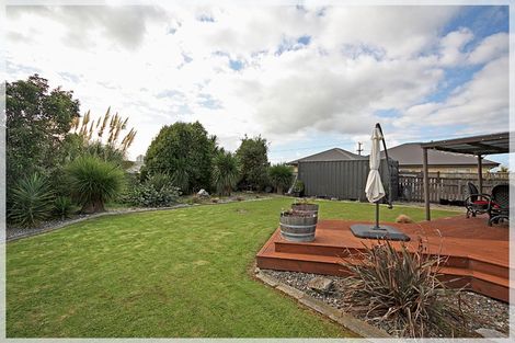 Photo of property in 2 Ngaire Street, Longburn, Palmerston North, 4412