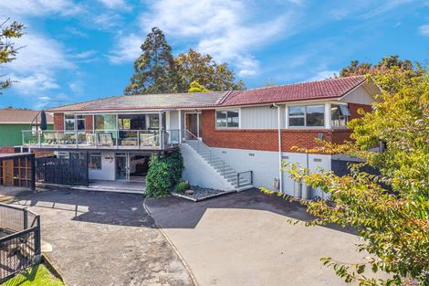 Photo of property in 19 Havelle Avenue, Titirangi, Auckland, 0604